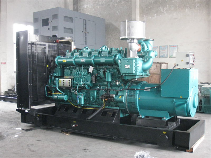 荔波200KW 柴油发电机的油耗是多少？