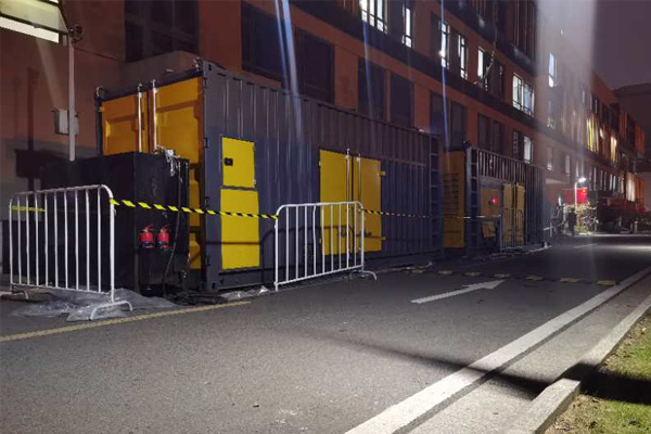 荔波柴油发电机组的输出电压是如何调节的？