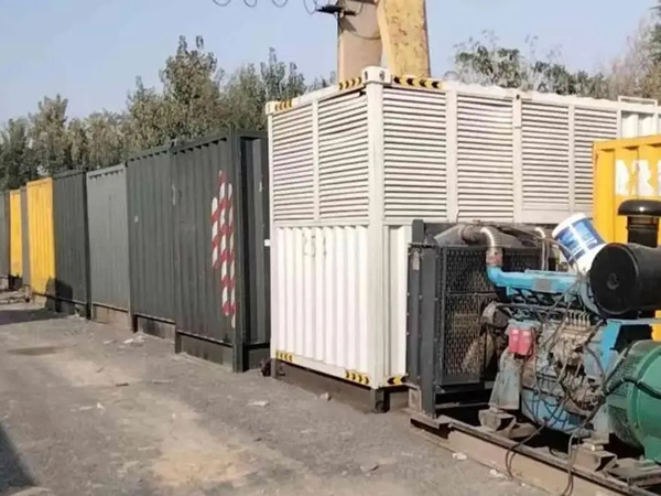 荔波200KW柴油发电机机组每小时油耗是多少？